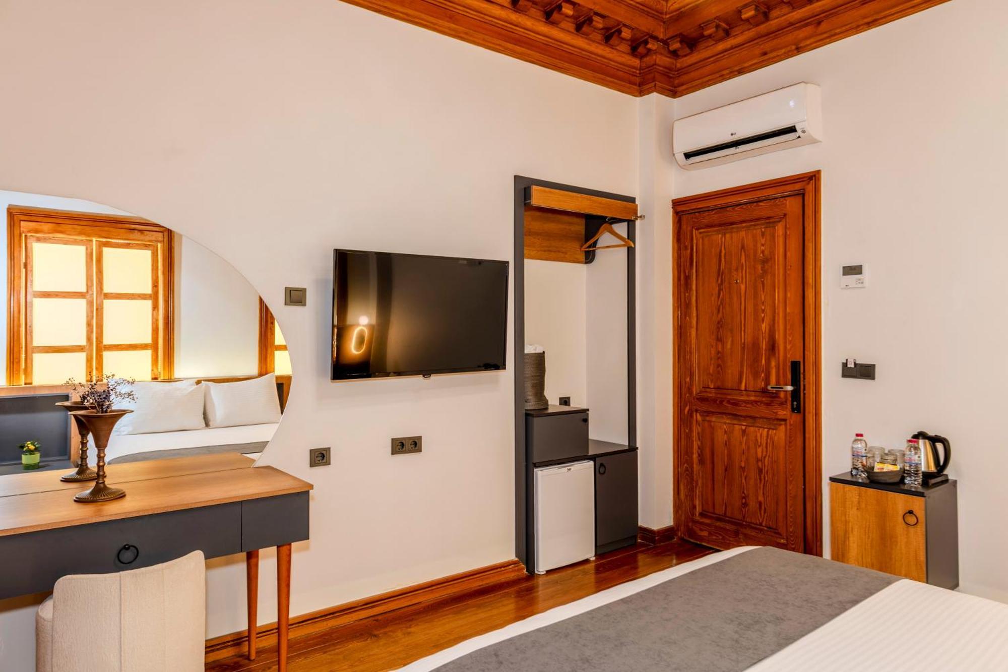 Elmira Pera Hotel & Spa - Special Class Istanbul Exterior photo